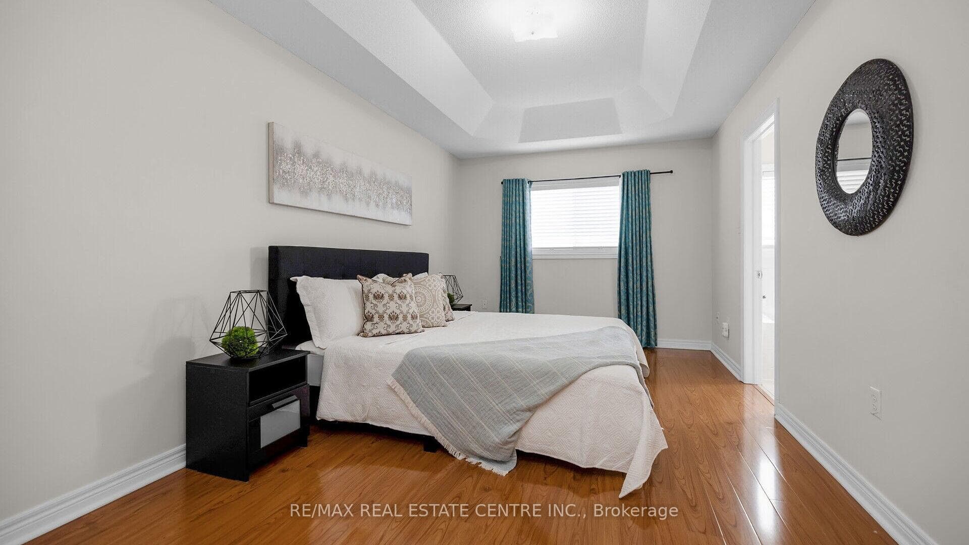 113 Nathaniel Crescent photo 22