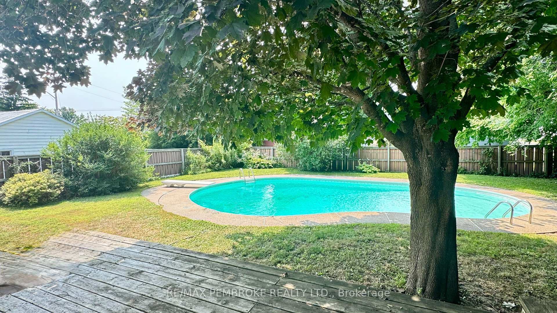 590 Boundary Road photo 39