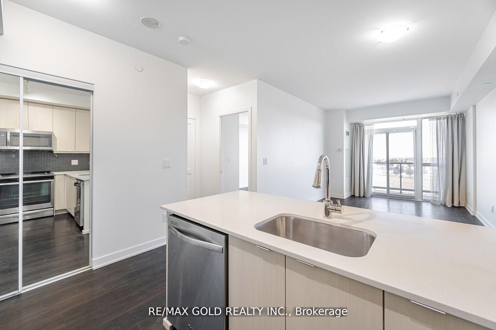 4633 Glen Erin Drive Unit 607 photo 11