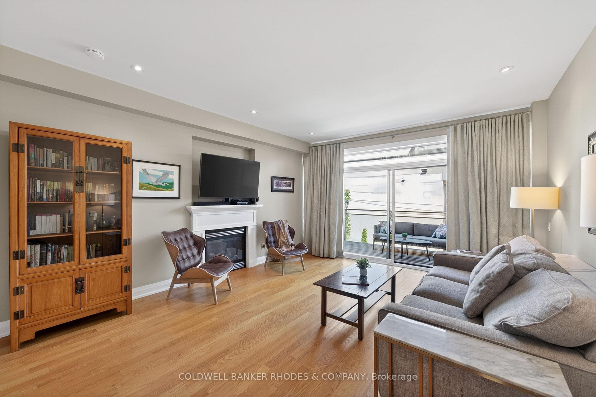 213 Ivy Crescent Unit A photo 11