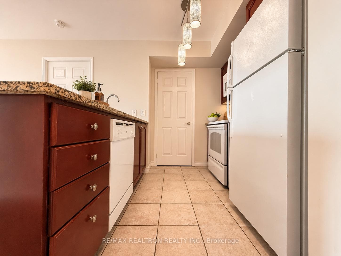 68 Grangeway Avenue Unit 908 photo 3
