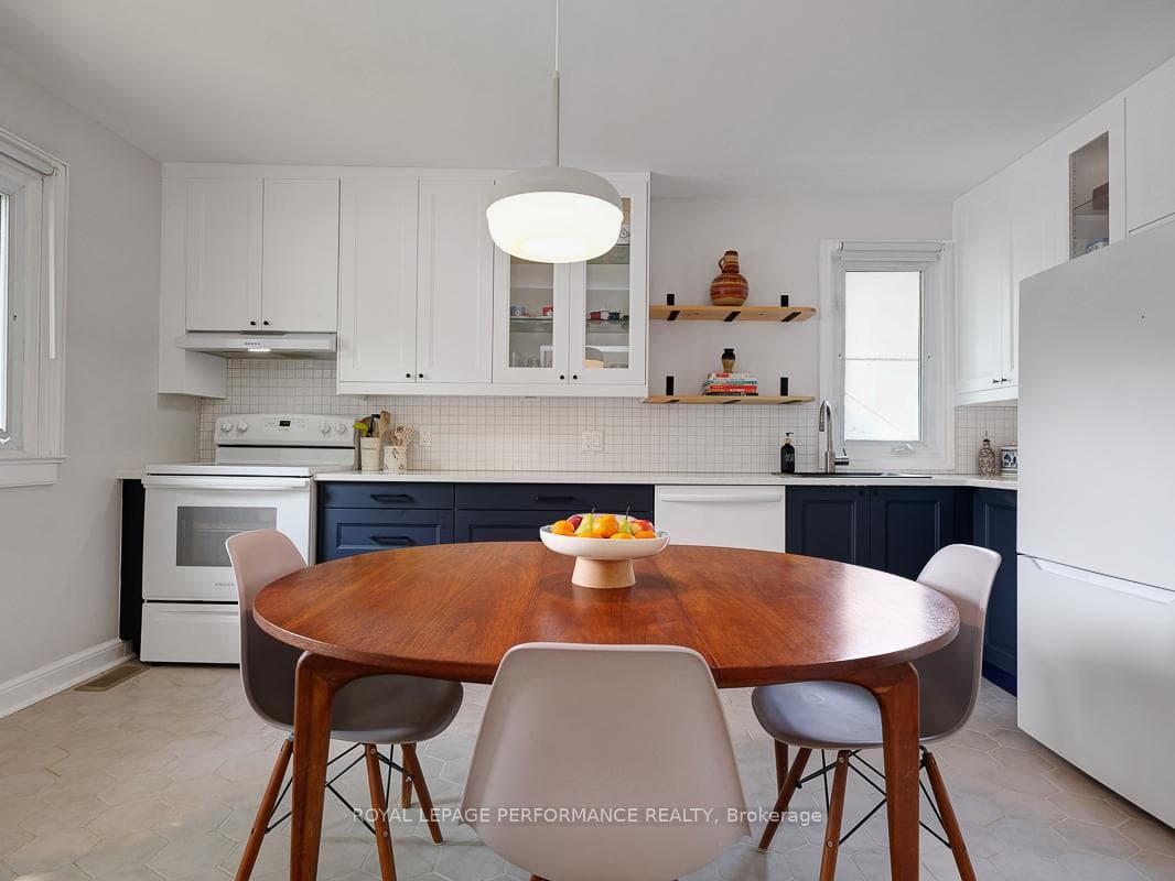 405 Allen Boulevard photo 16