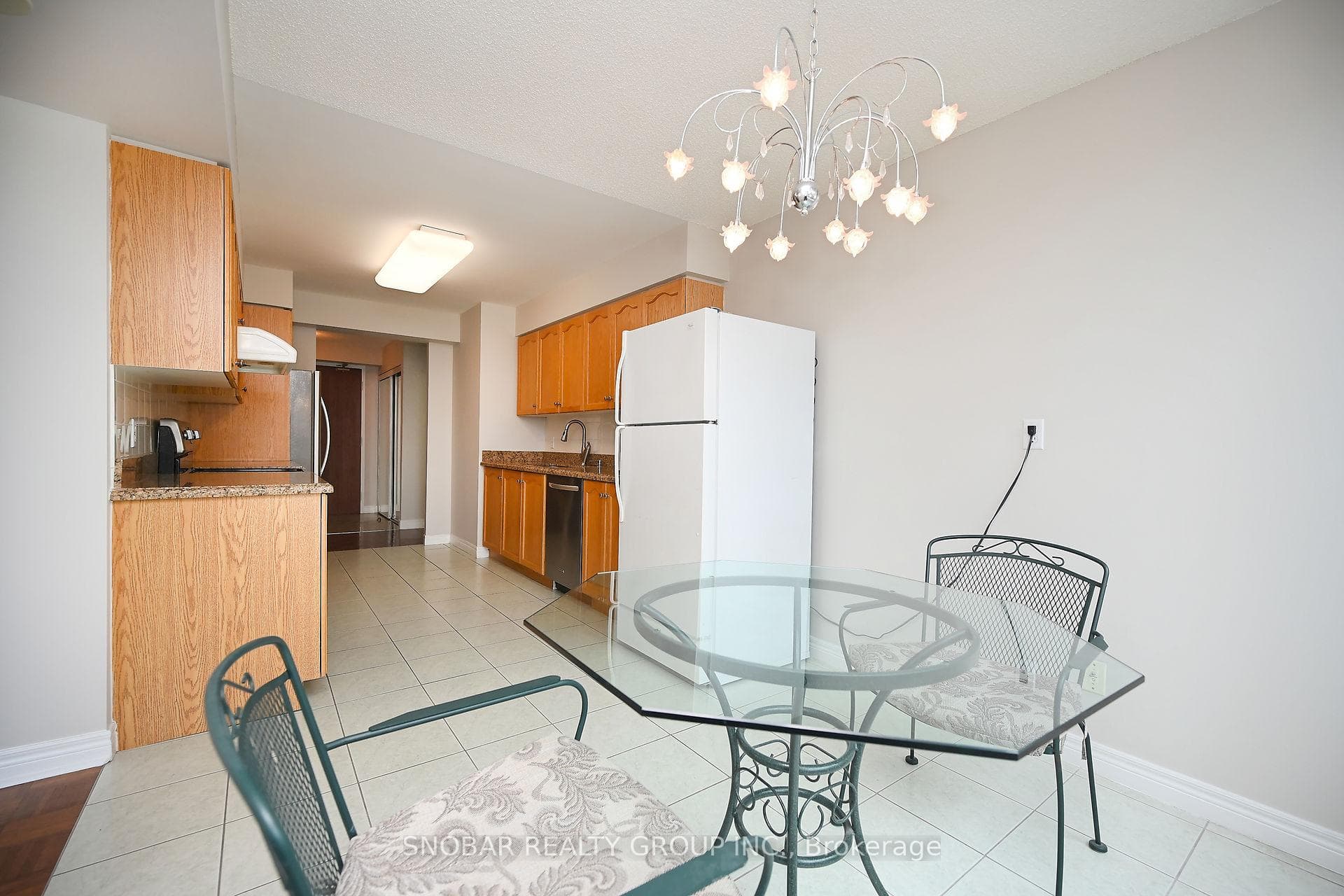 156 Enfield Place Unit 810 photo 14
