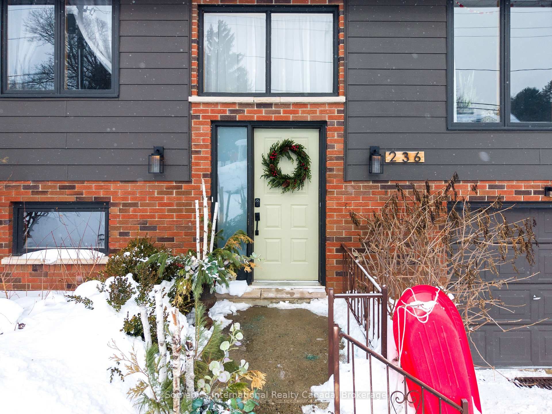 236 Collingwood Street photo 2