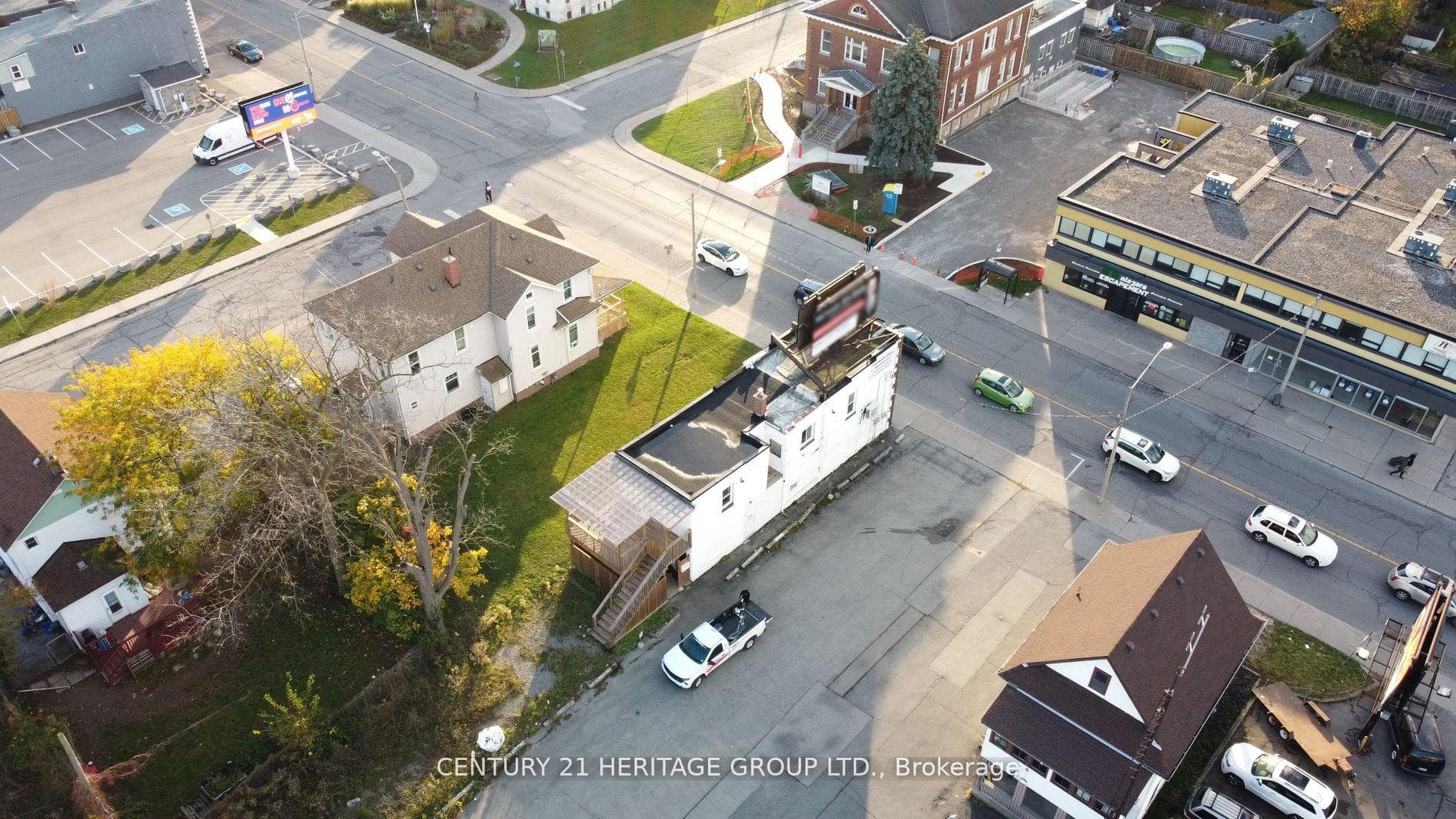 5002 Victoria Avenue photo 5