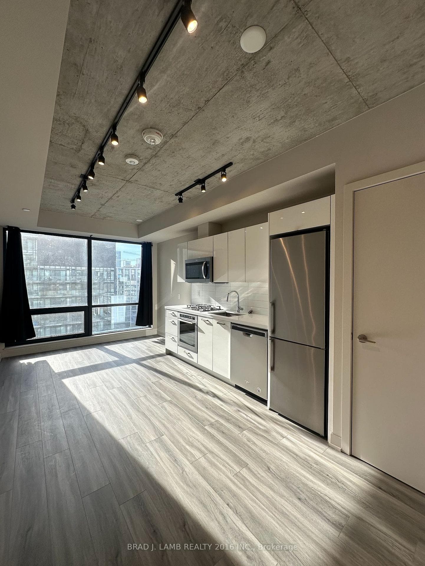458 Richmond Street Unit 807 photo 4