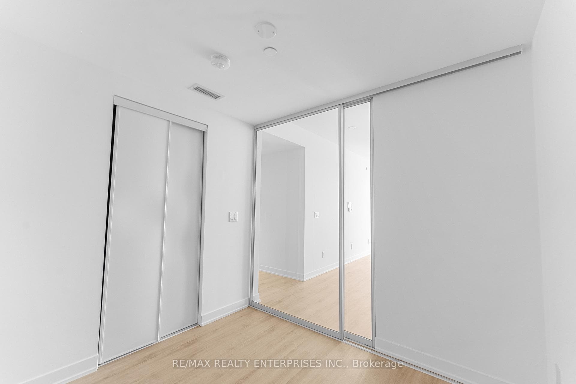 319 JARVIS Street Unit 4708 photo 14