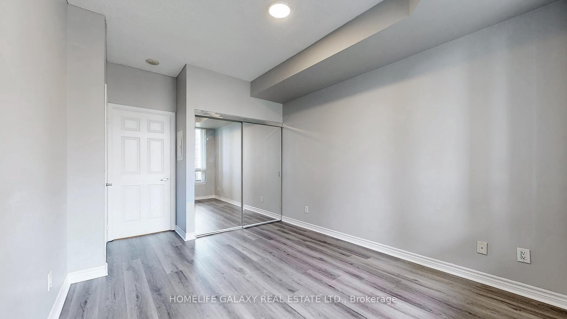 388 Prince Of Wales Drive Unit 901 photo 12