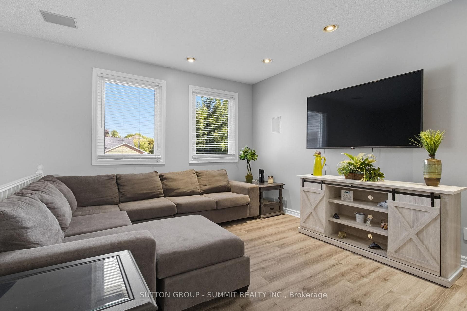 7491 Scholfield Road photo 18