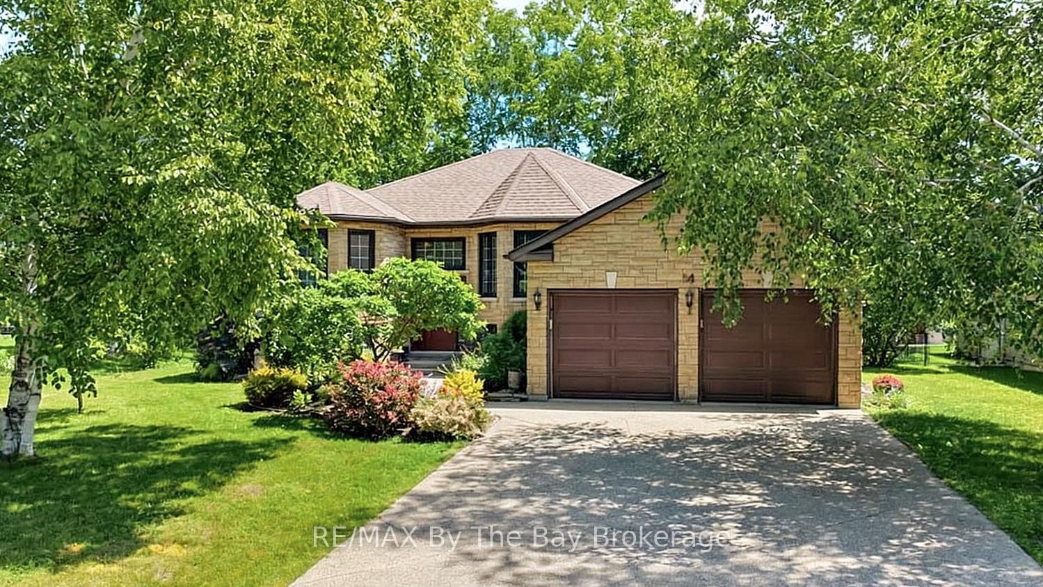 54 Fairway Crescent photo 1