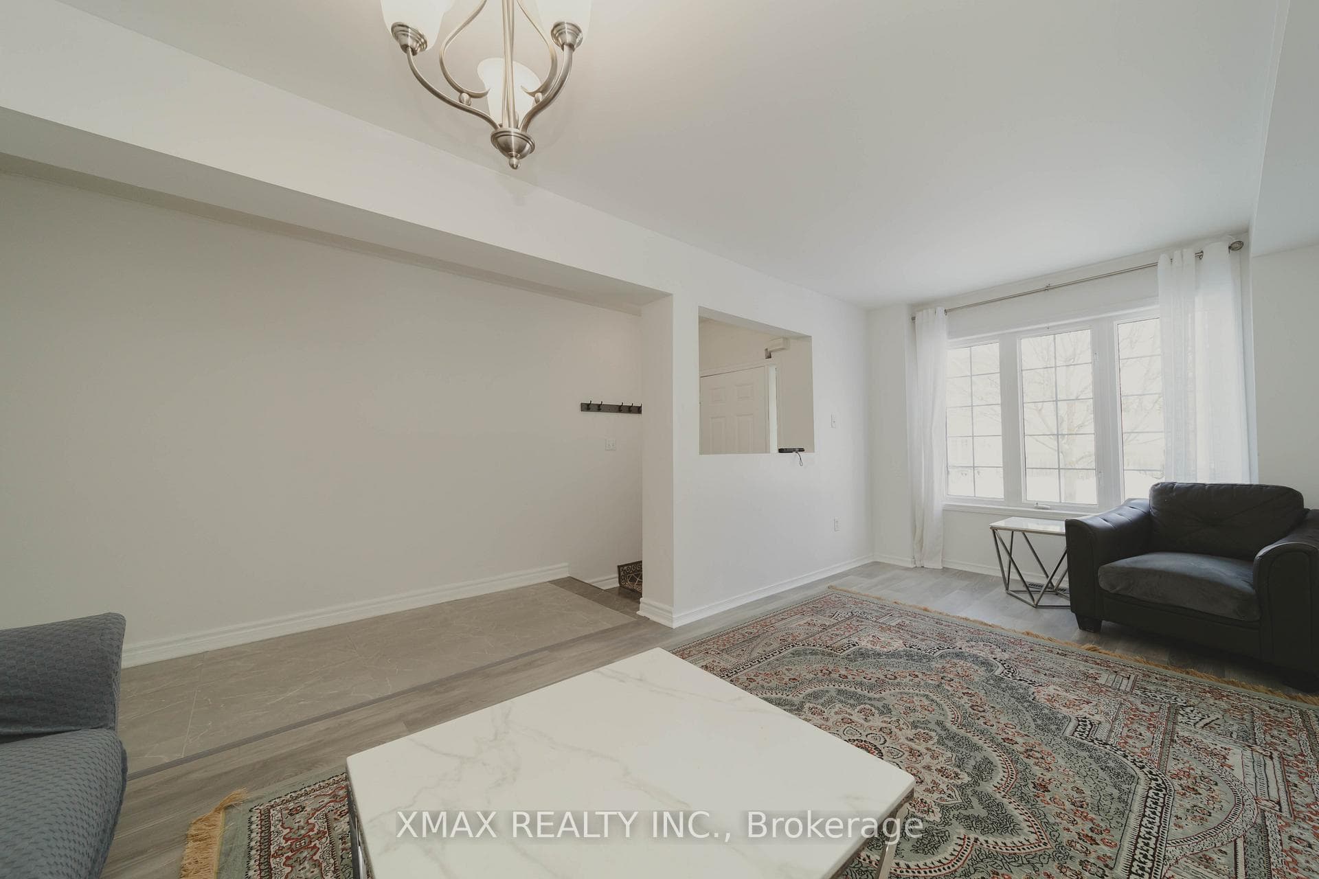 236 Flagstone Way photo 2
