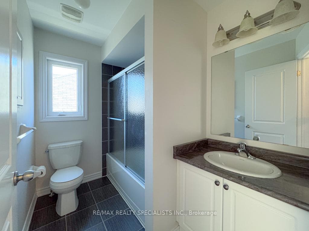 50 Paul Rexe Boulevard photo 13