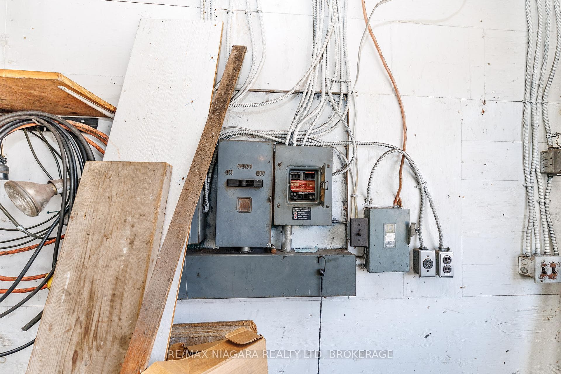 2342 sq ft Auto Shop