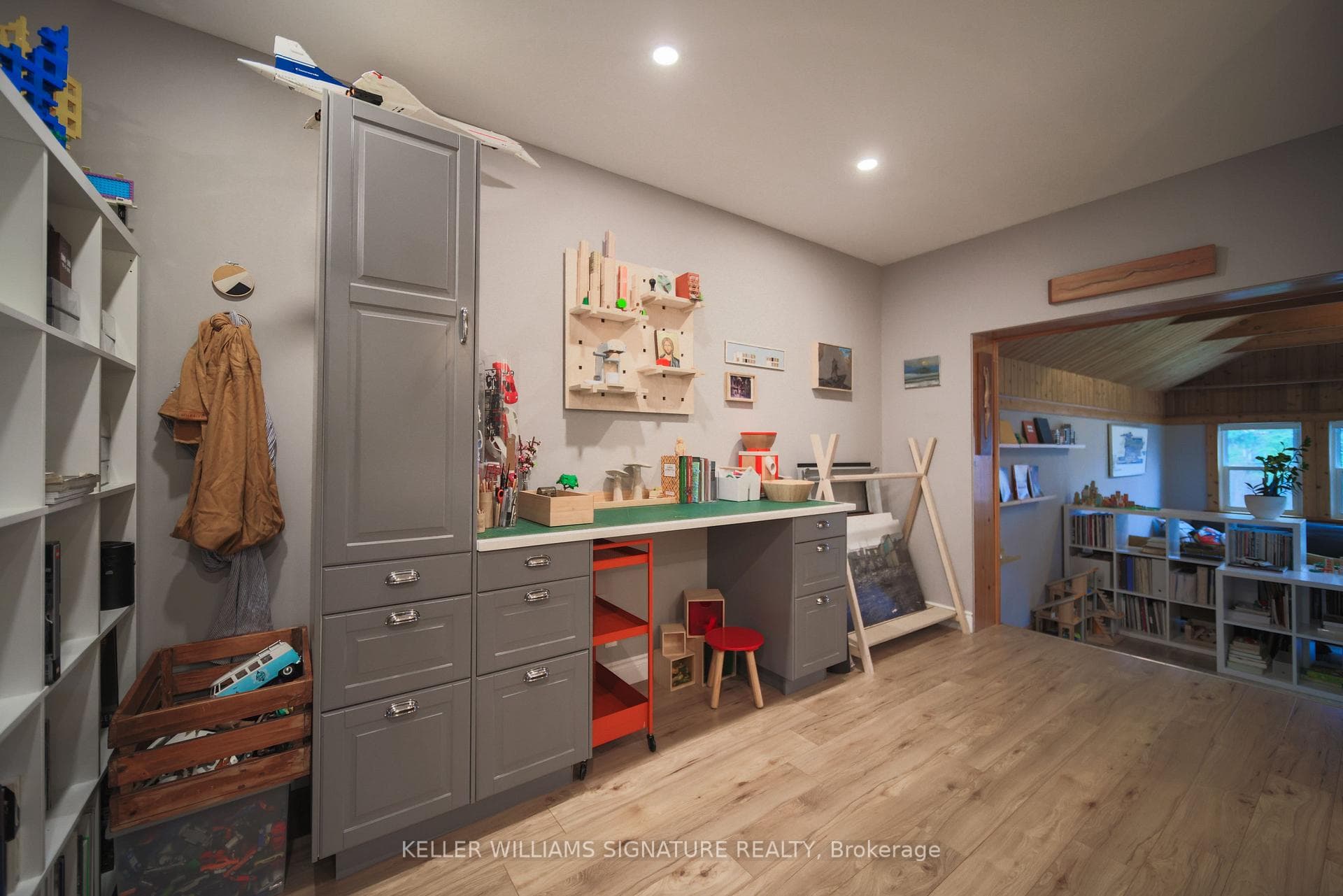 209 Balmoral Avenue photo 17