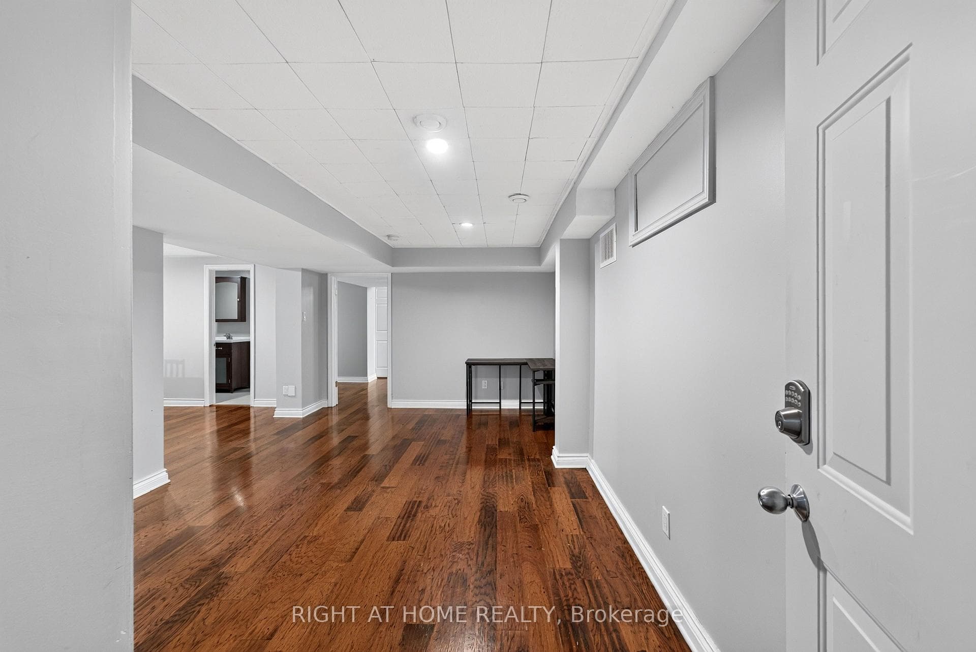 60 Westwood Drive photo 5