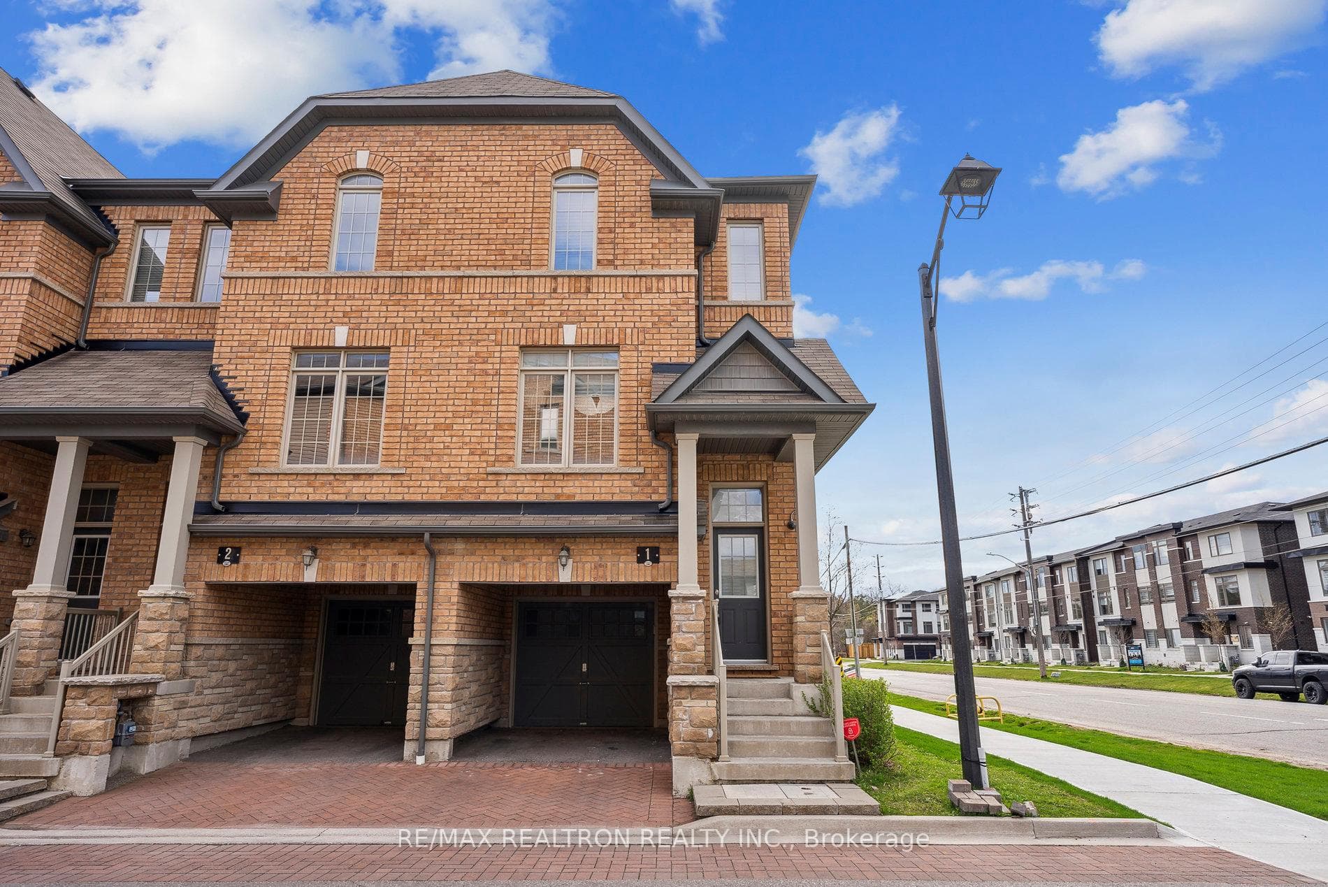 285 Finch Avenue Unit 1 photo 1