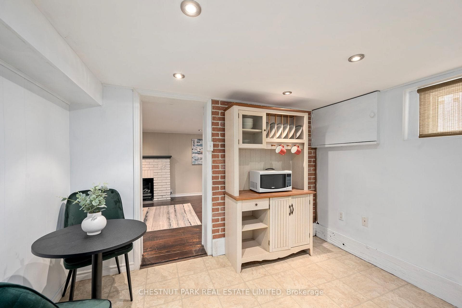 433 Moore Street photo 18