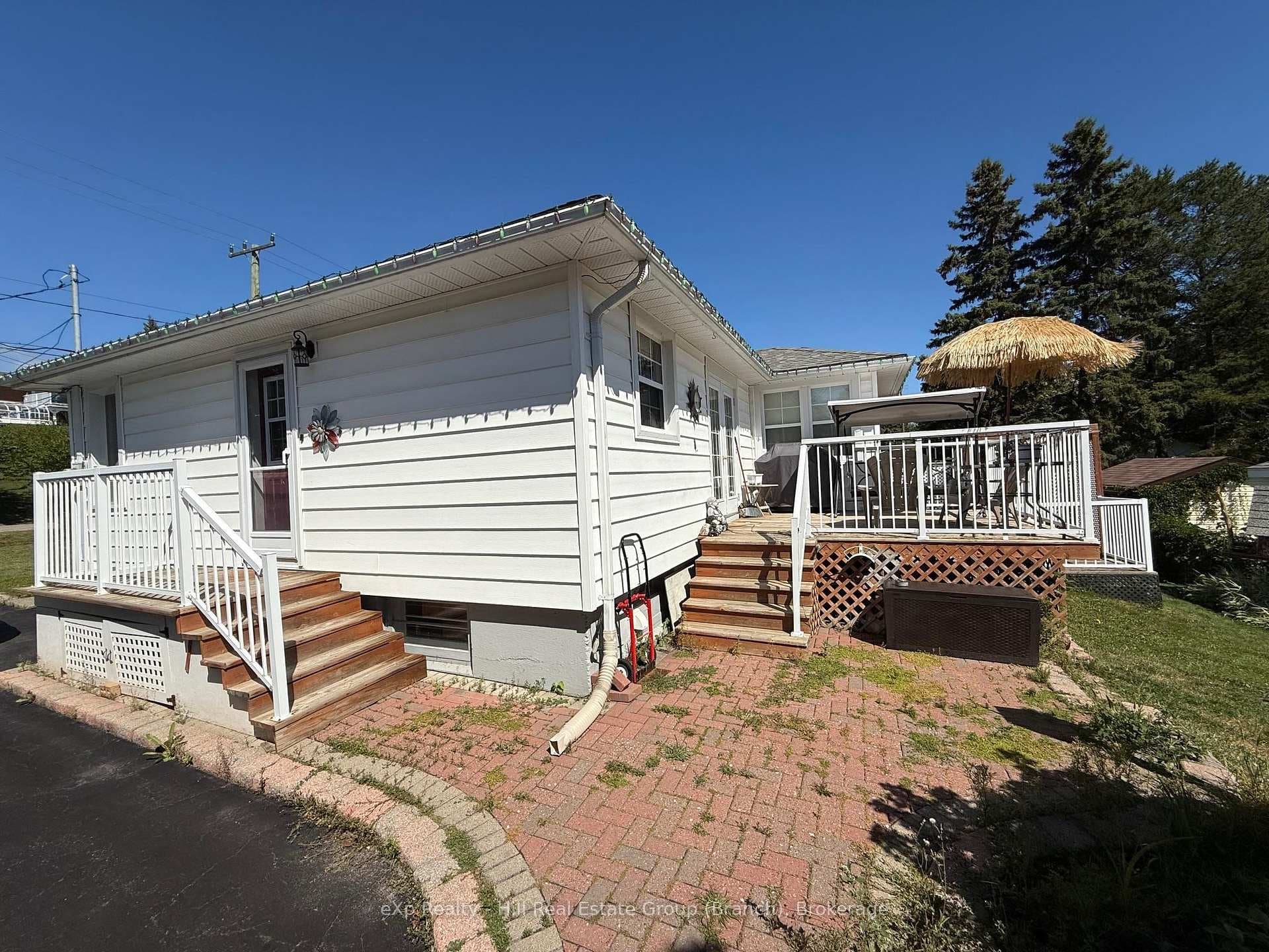 353 Court Street photo 4