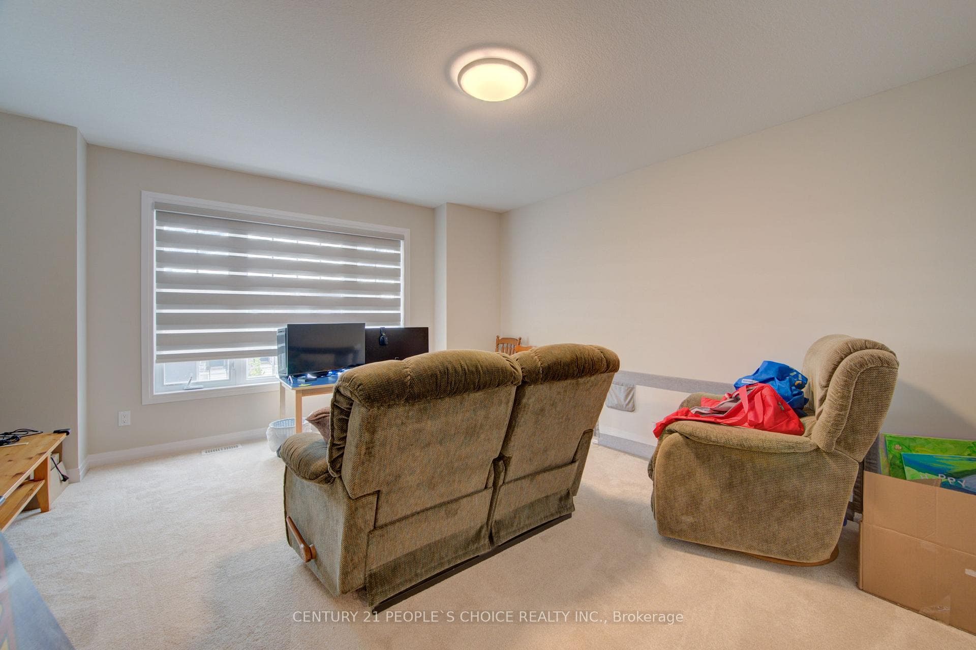 377 Bradshaw Drive photo 32