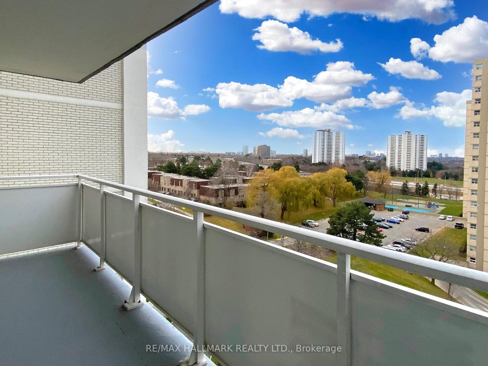10 Parkway Forest Drive Unit 903 photo 17