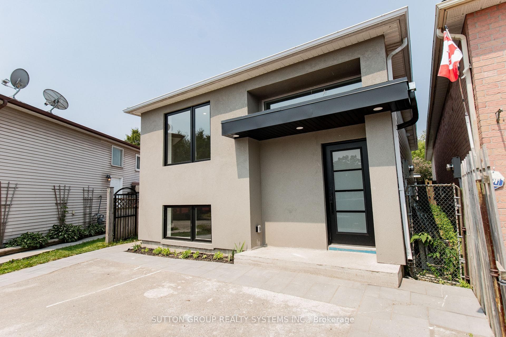 1426 Birchcliffe Court Unit lower photo 1