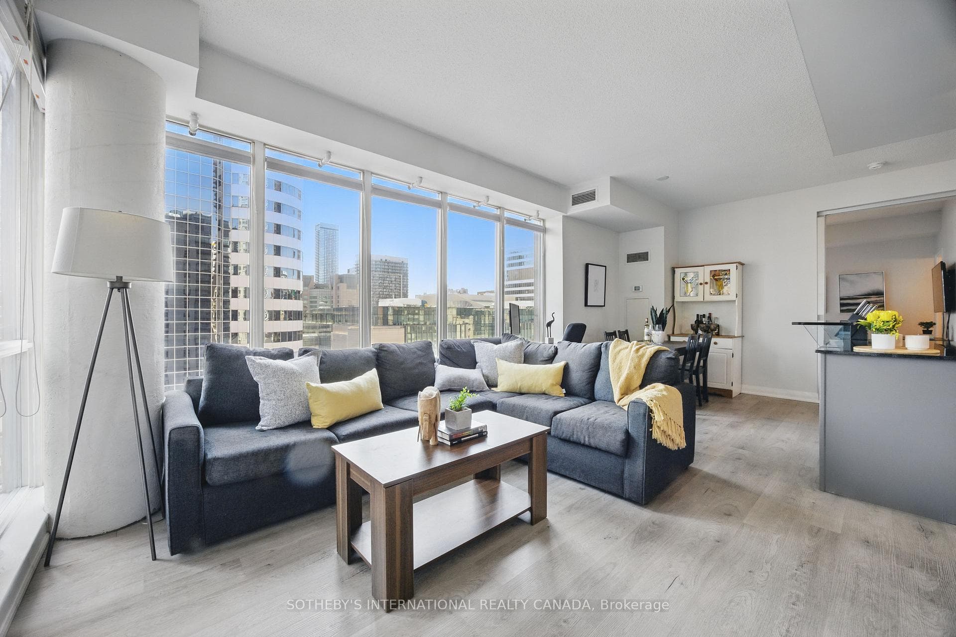 220 Victoria Street Unit 1307 photo 1