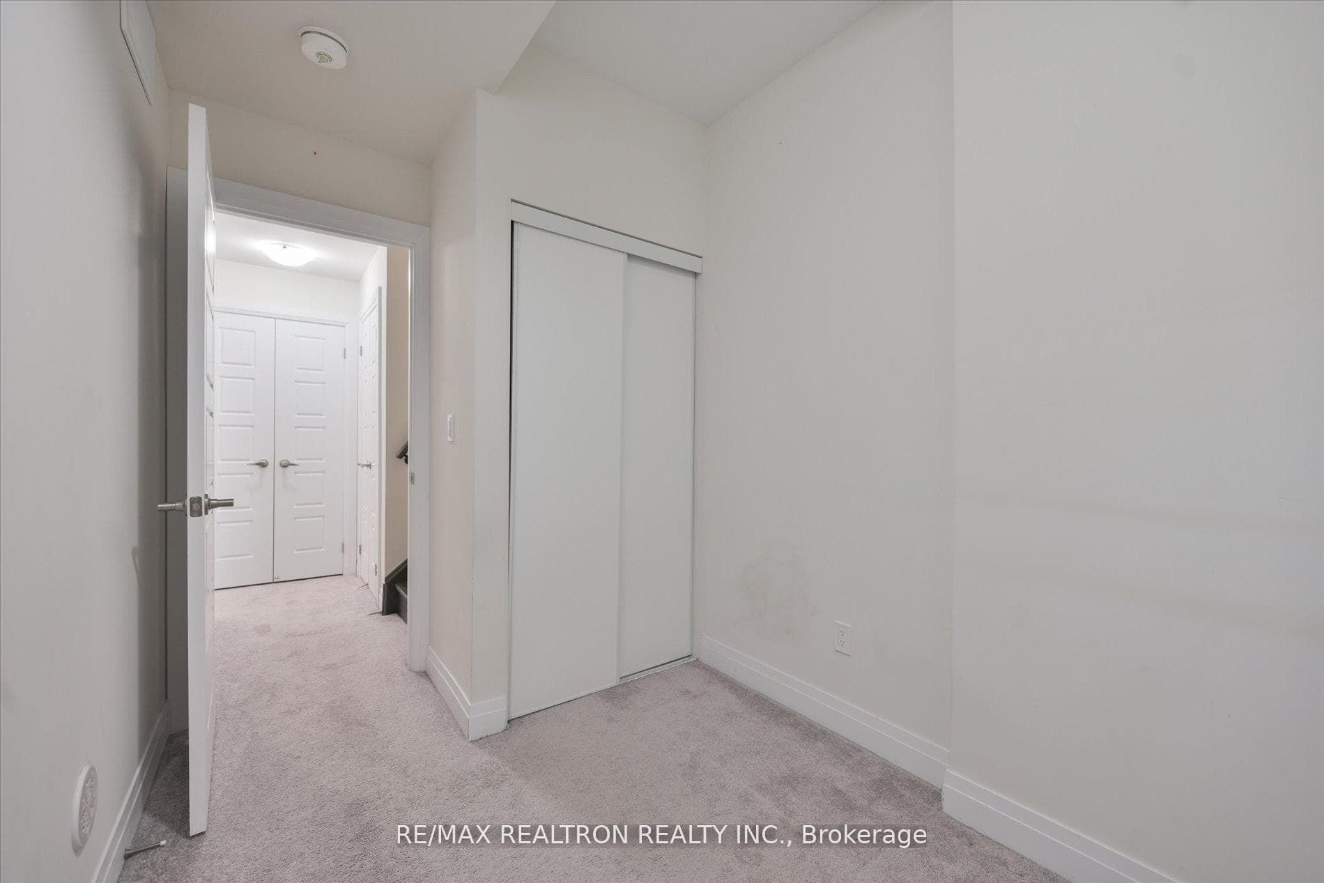 721 Lawrence Avenue Unit 73 photo 24