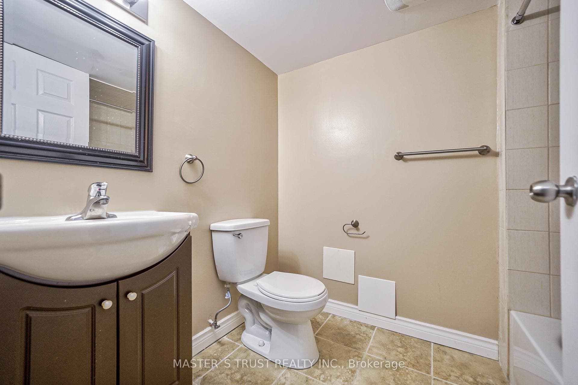 106 Lebovic Drive photo 34
