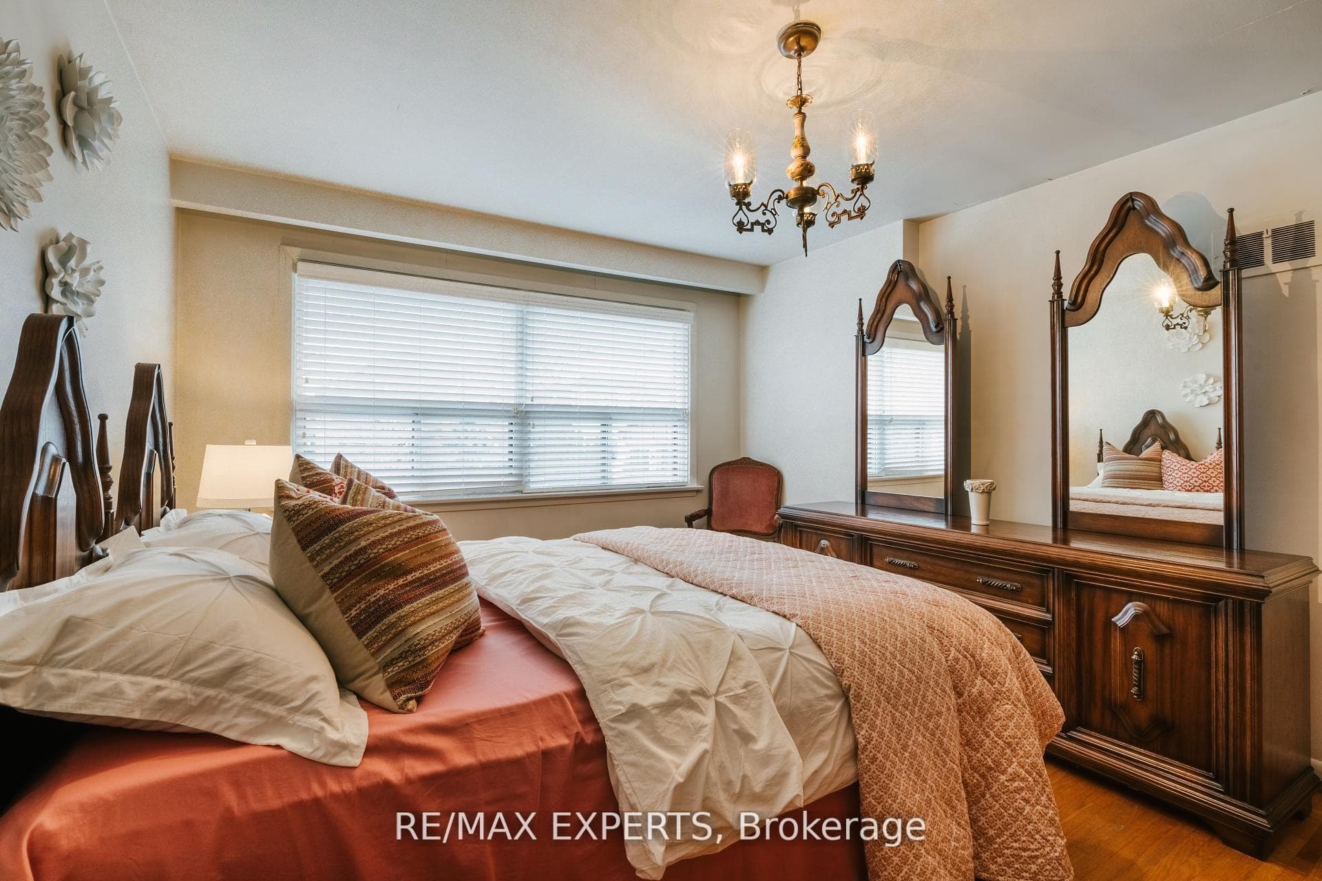 1 Creston Road photo 24