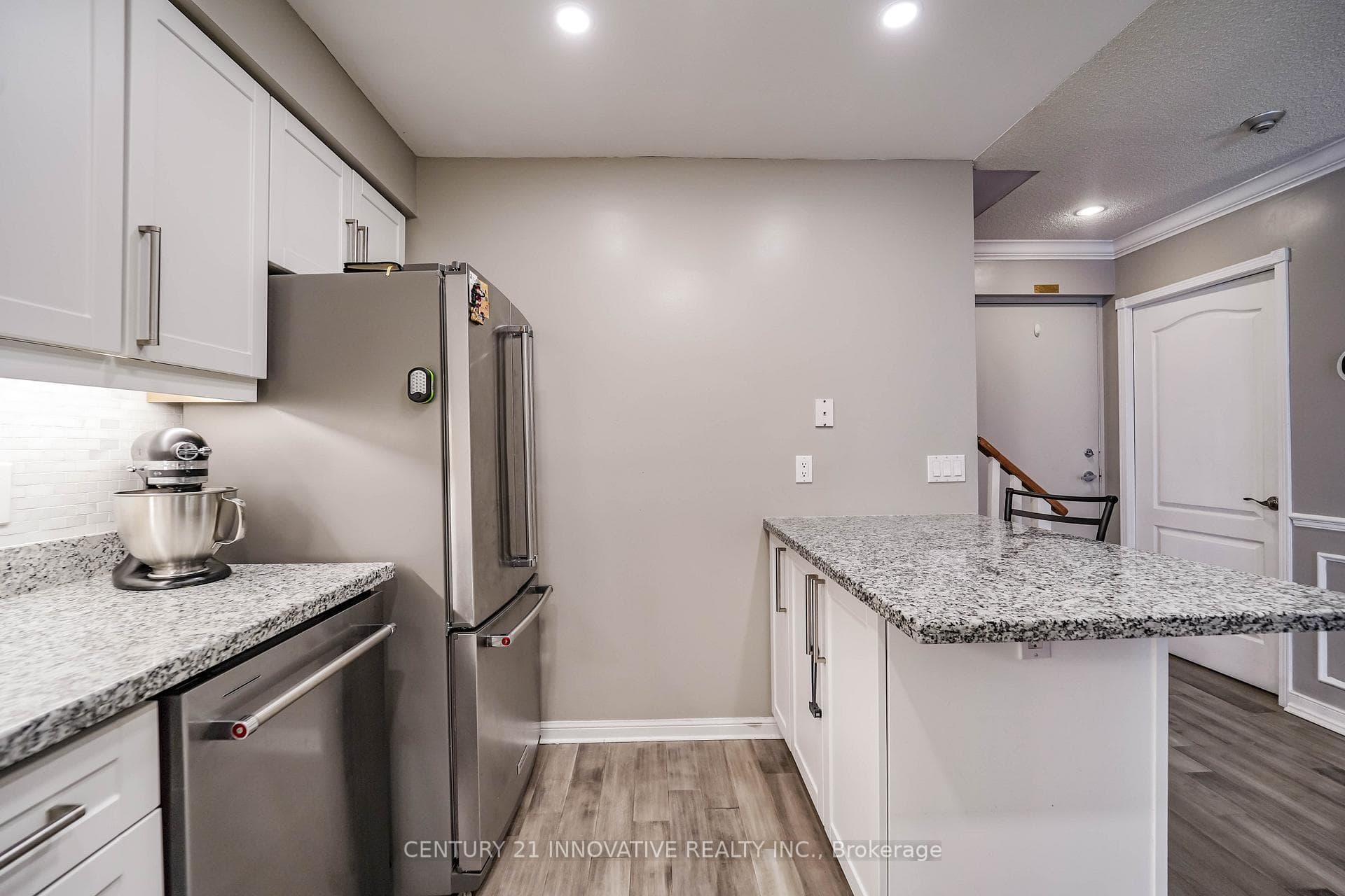 1400 The esplanade N/A Unit 606 photo 7