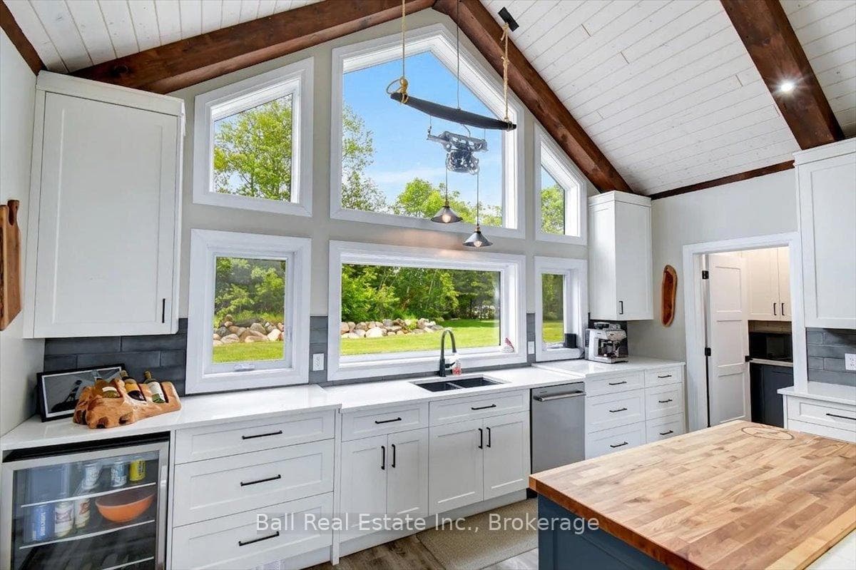 632 The South Road photo 21