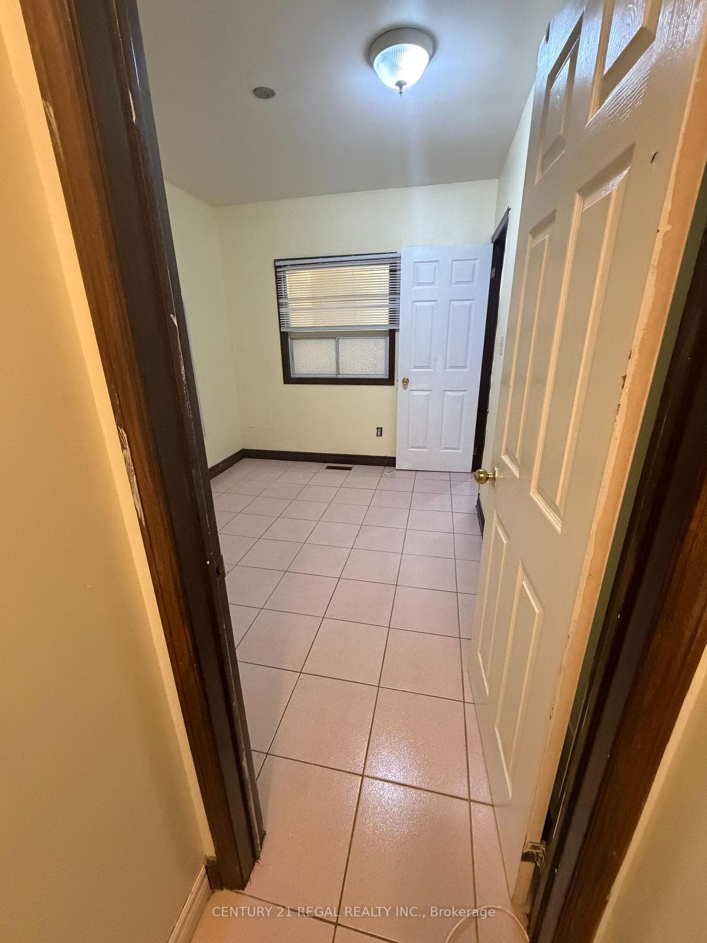 690 Jane Street photo 5