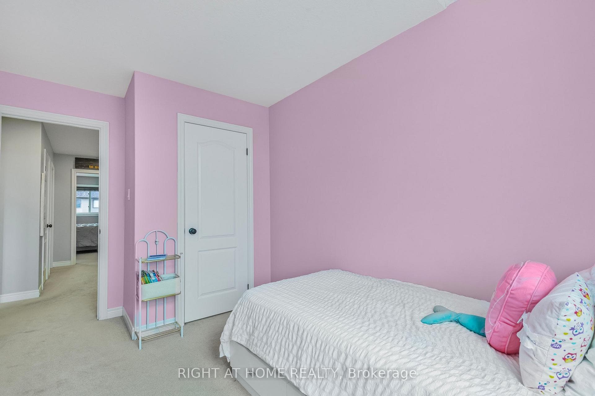 162 Banting Crescent photo 21