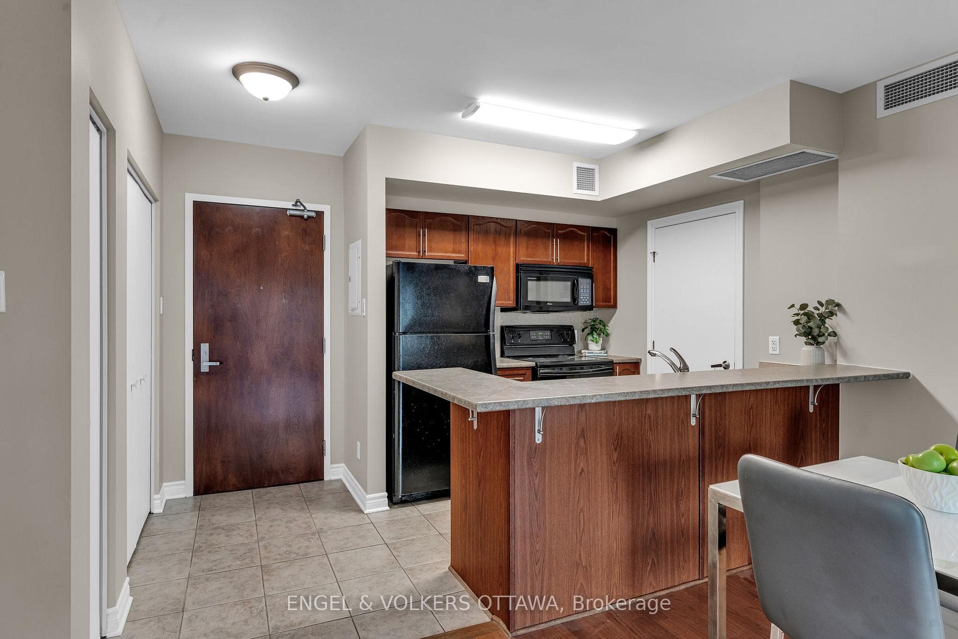 200 Rideau Street Unit 407 photo 5