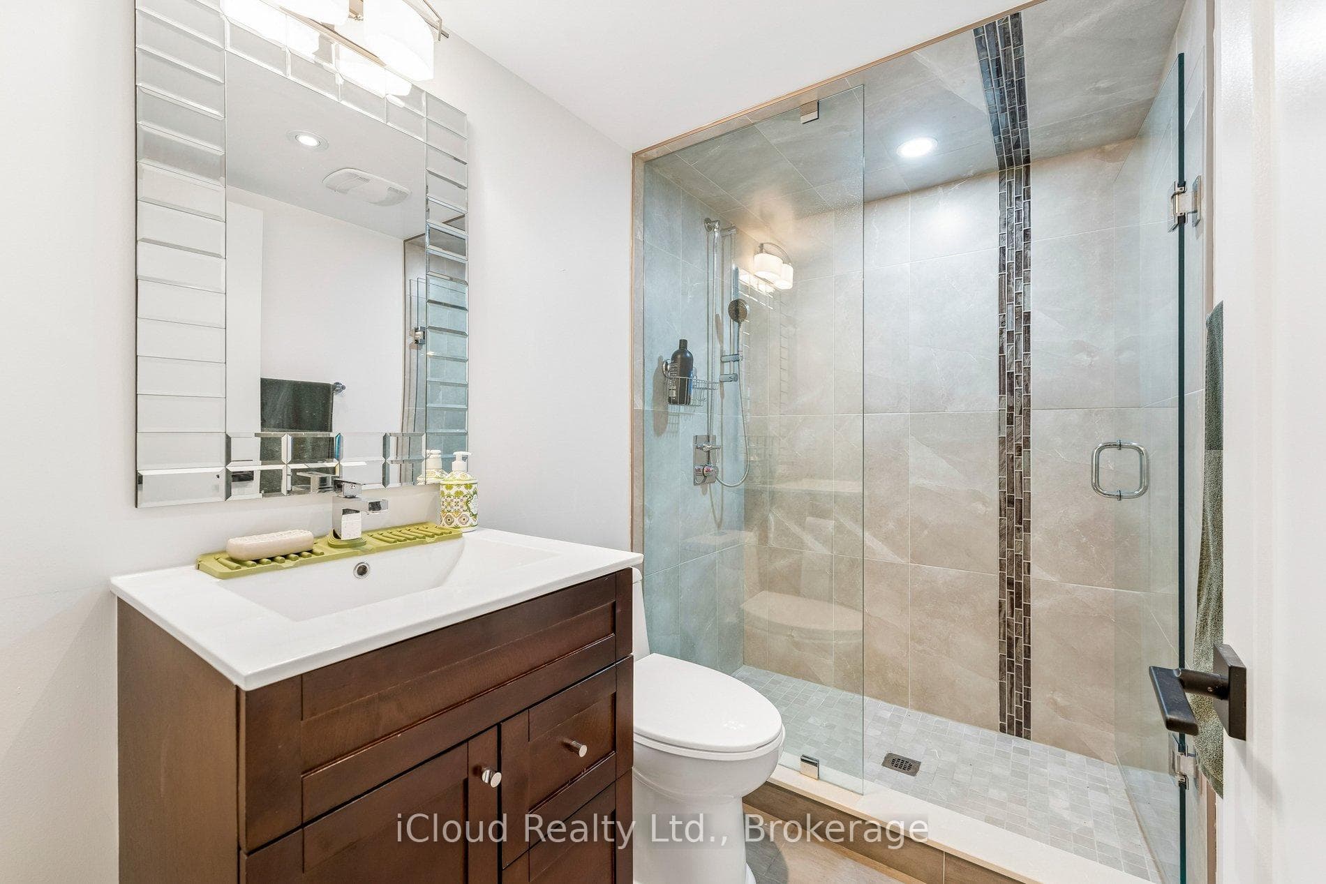 43 Ferndale Crescent photo 23