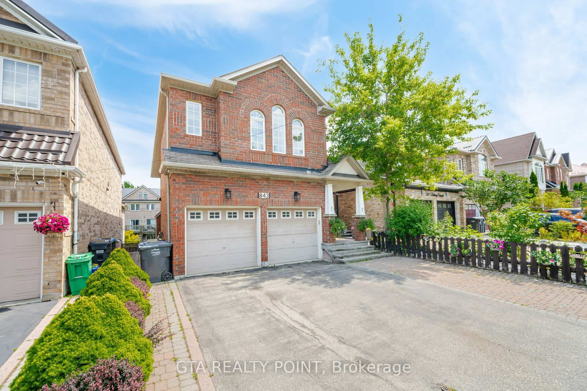 843 Bethany Crescent photo 2