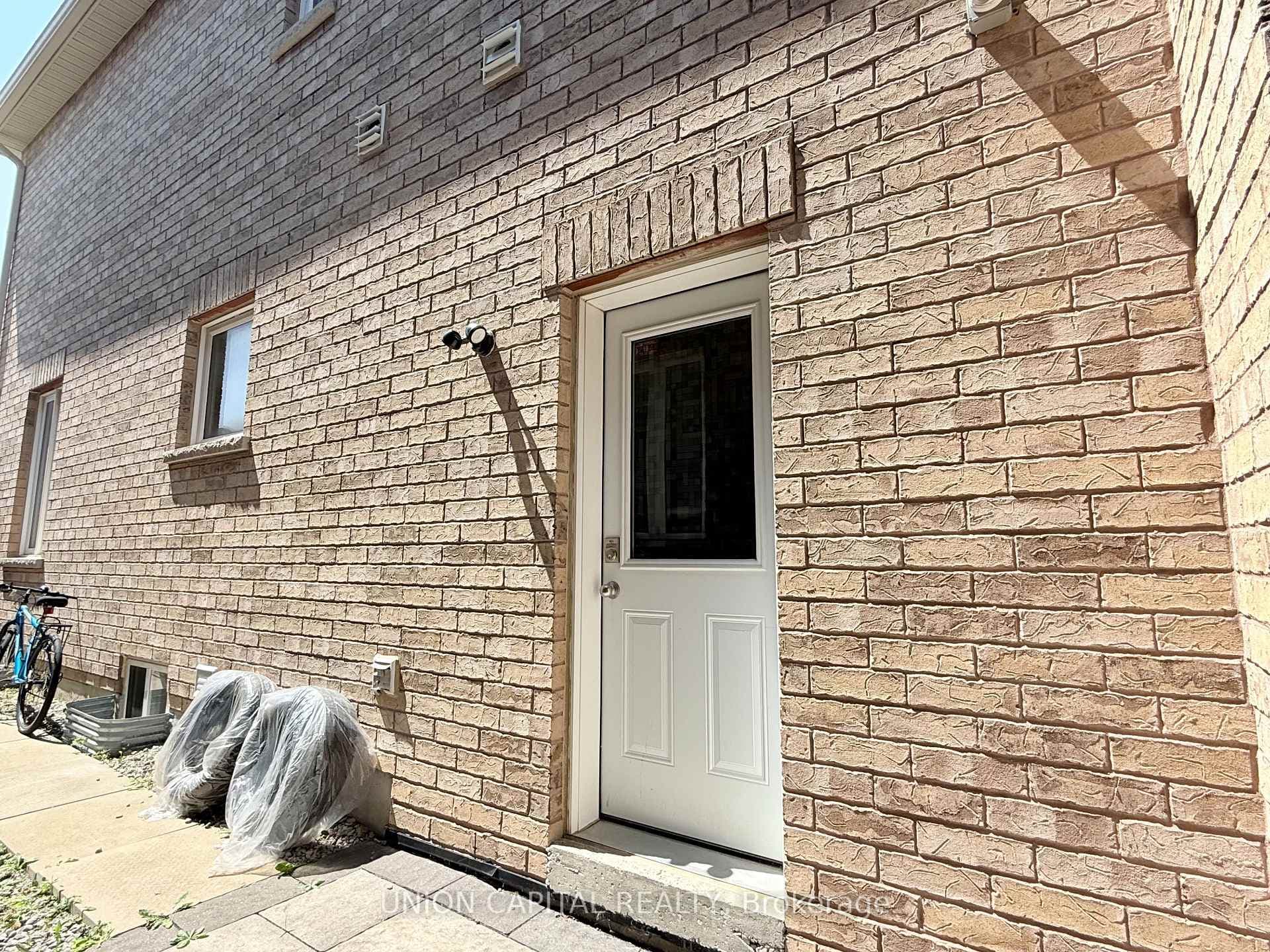 849 William Lee Avenue Unit Bsmt photo 2