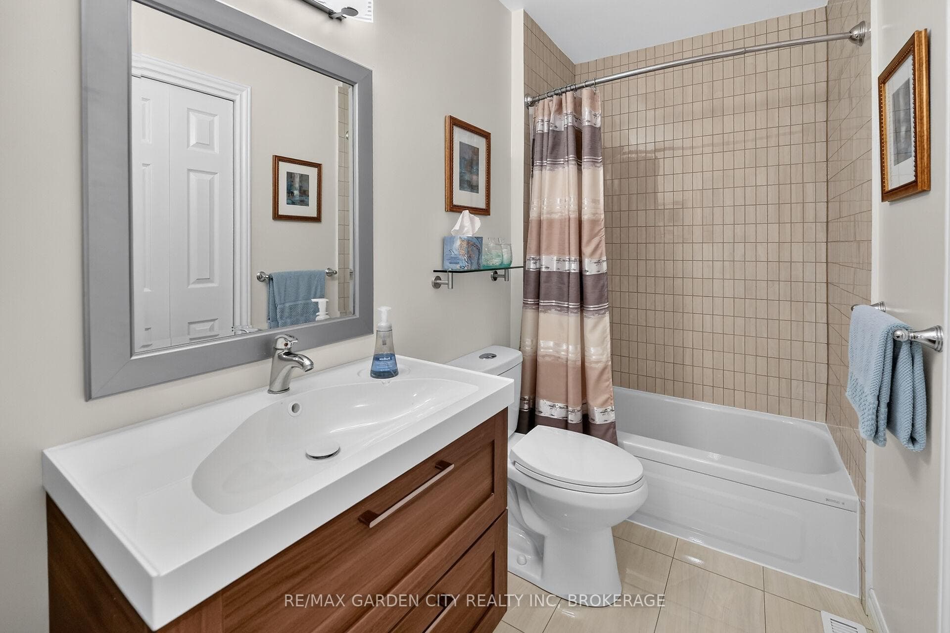 656 Memorial Drive photo 32