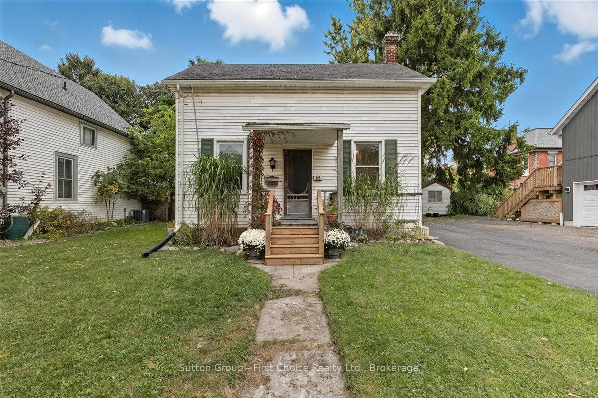 235 Wellington Street photo 2