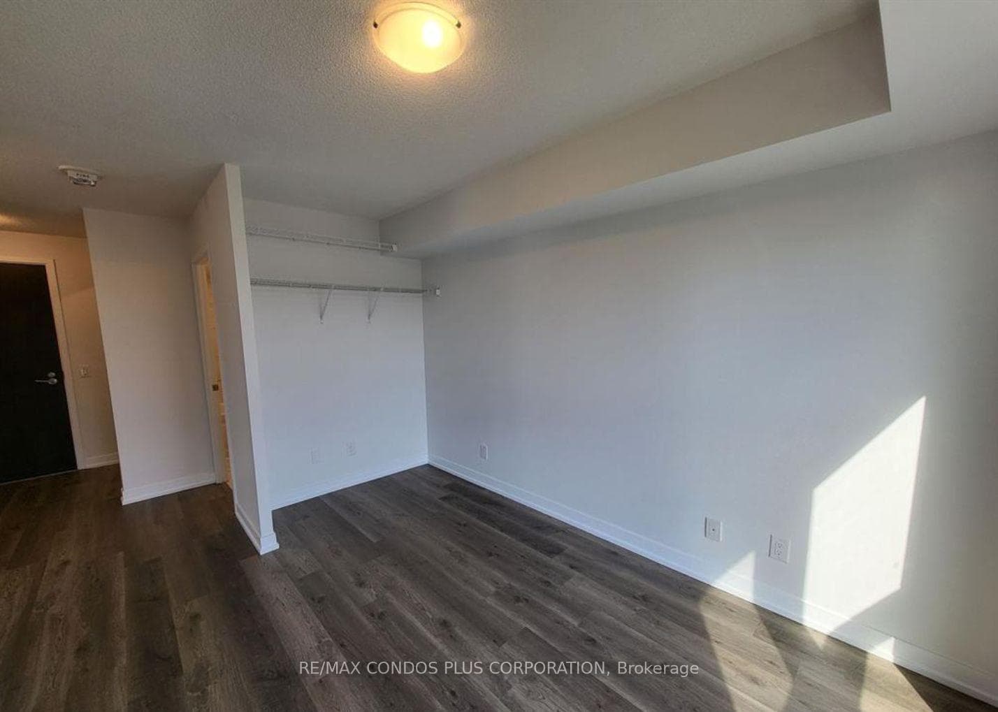 219 Dundas Street Unit 1212 photo 9