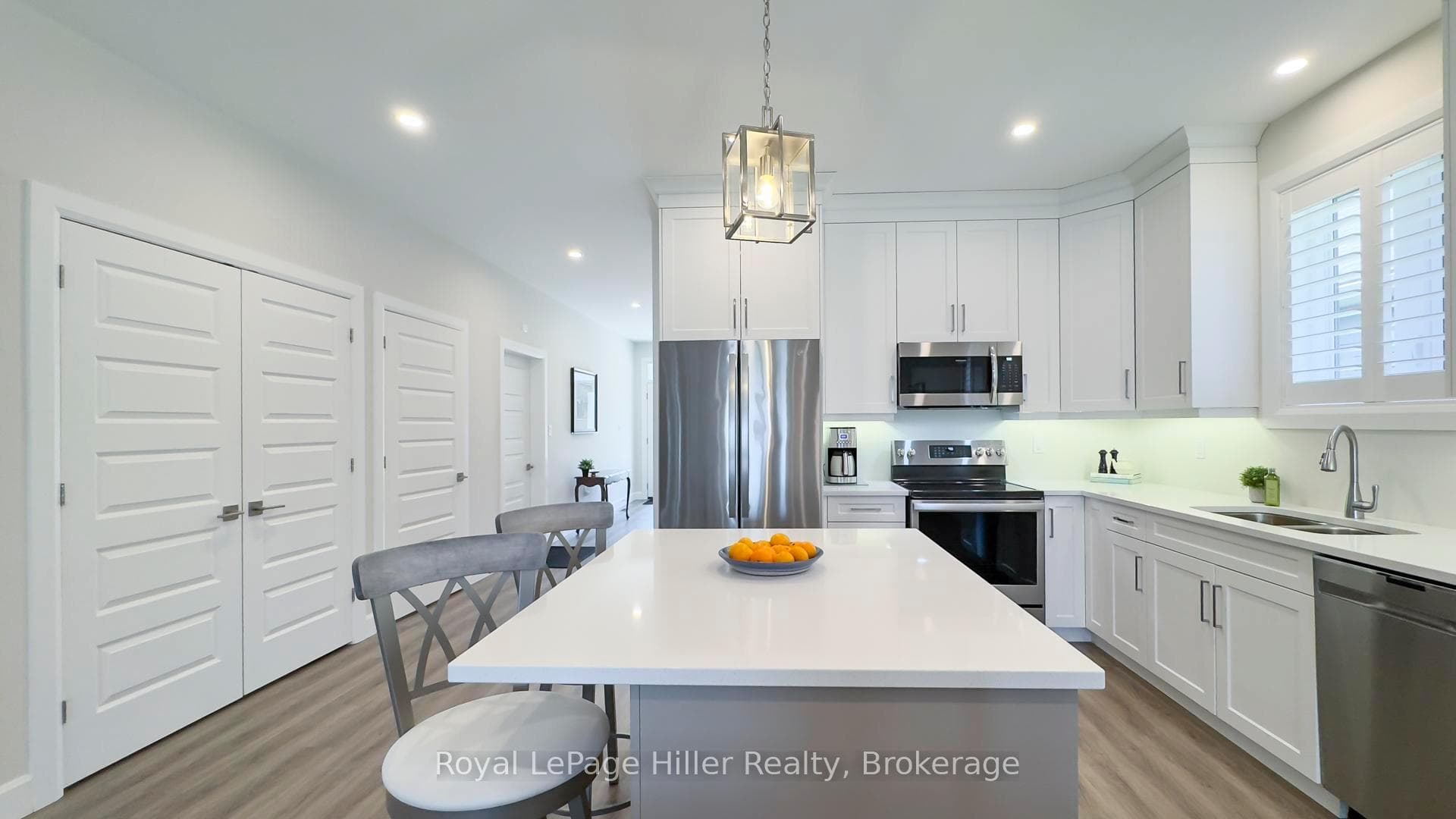 24 Upper Thames Lane Unit 3 photo 16