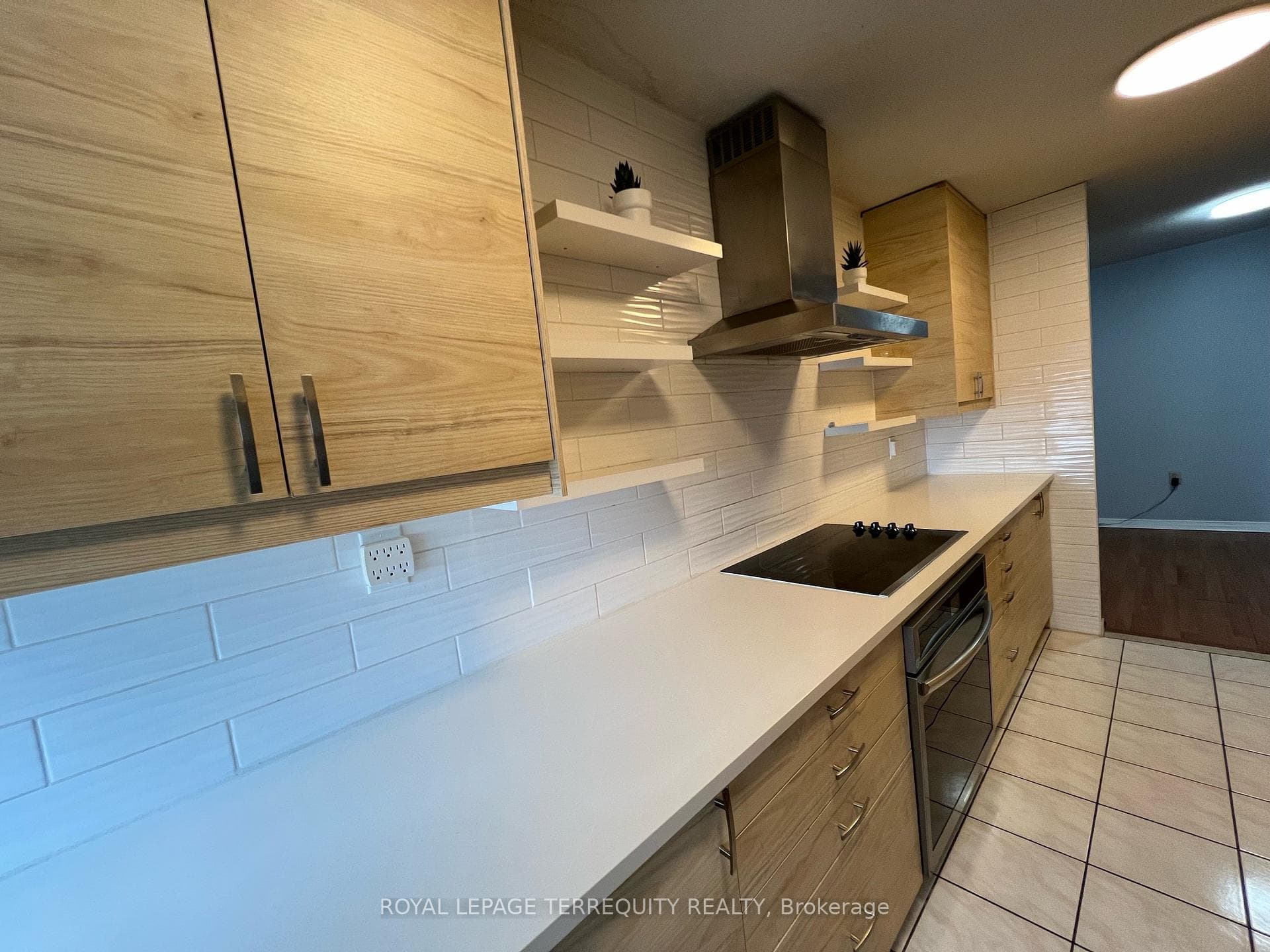 21 Knightsbridge Road Unit 707 photo 14