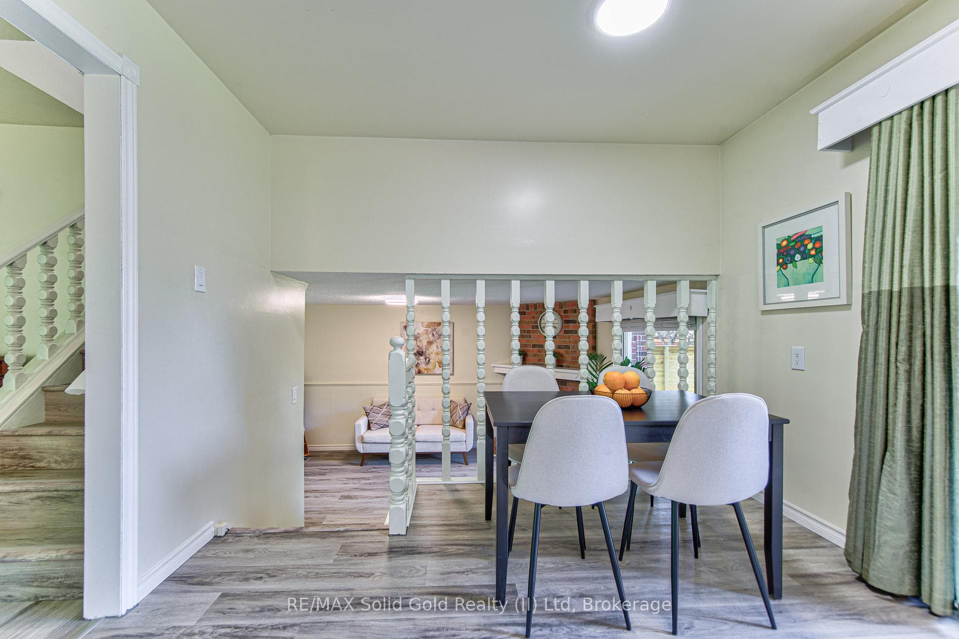 Open to family room below.