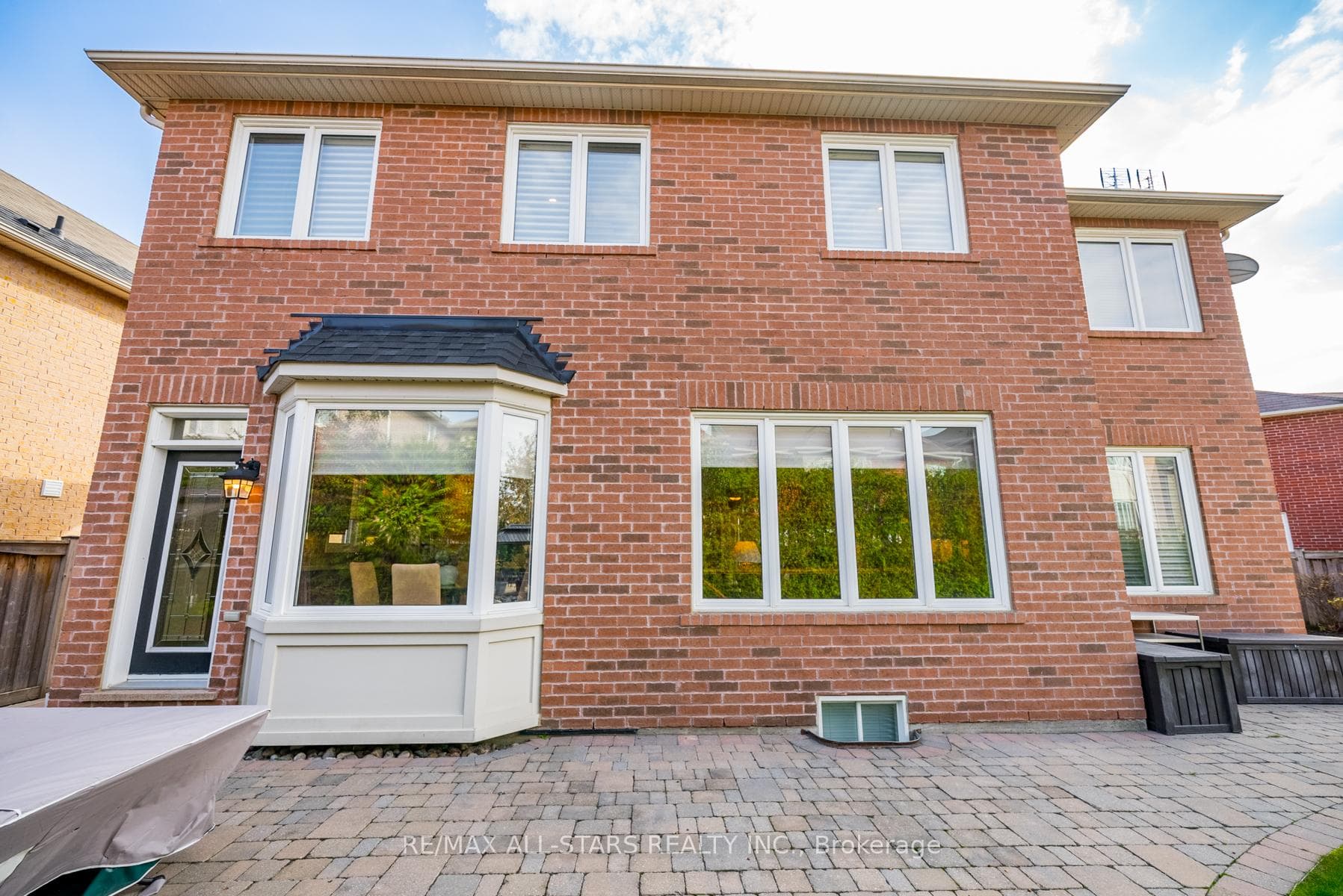 211 Robirwin Street photo 32
