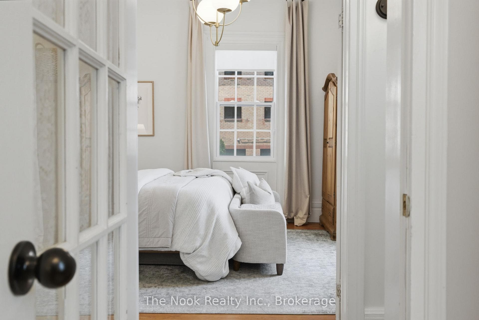 400 Byron Street photo 25