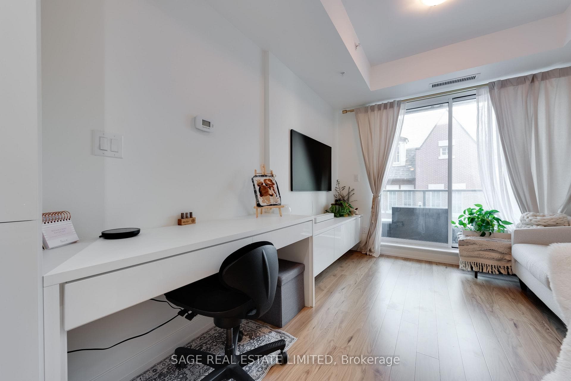 377 Madison Avenue Unit 316 photo 11