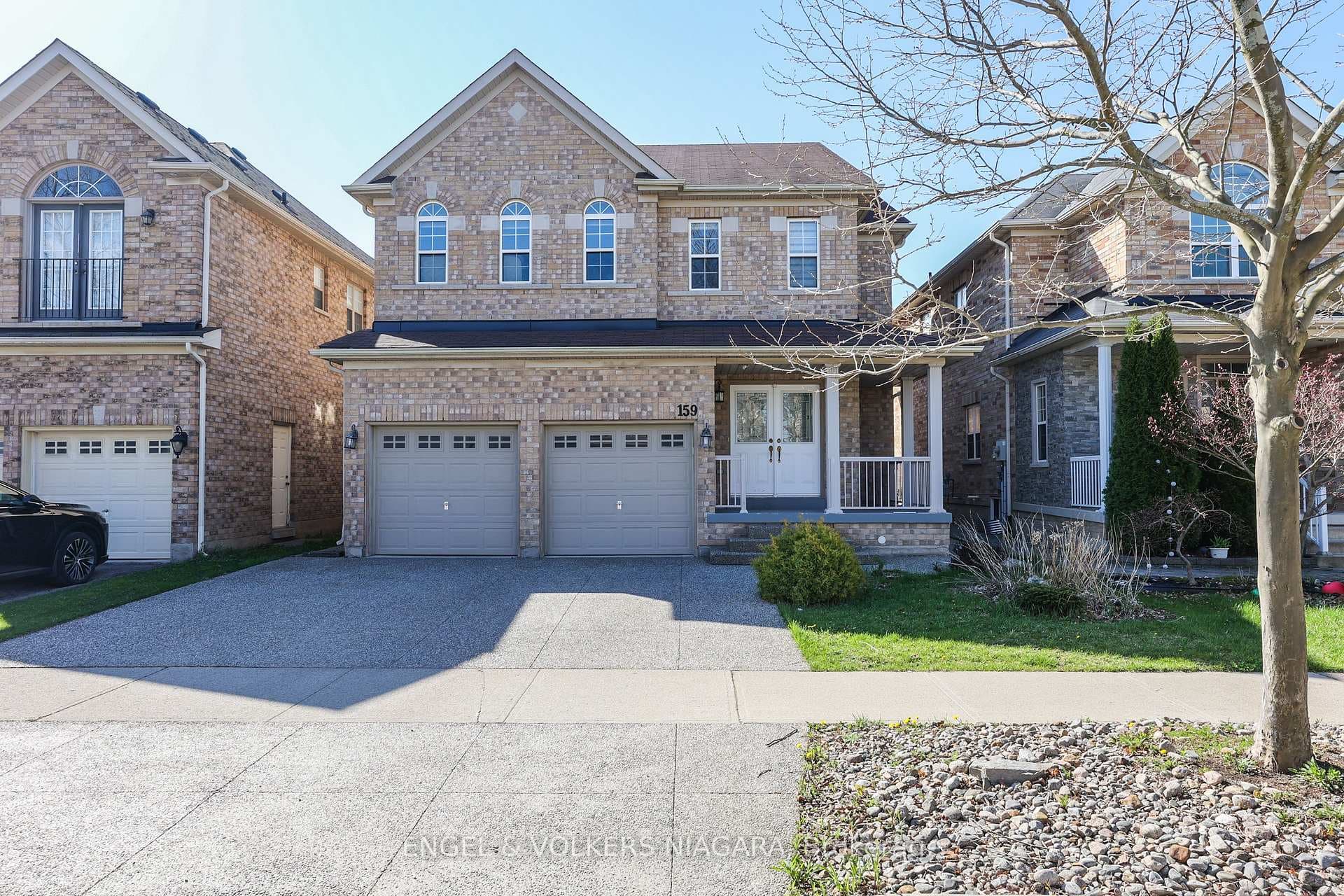 159 Wright Crescent photo 1