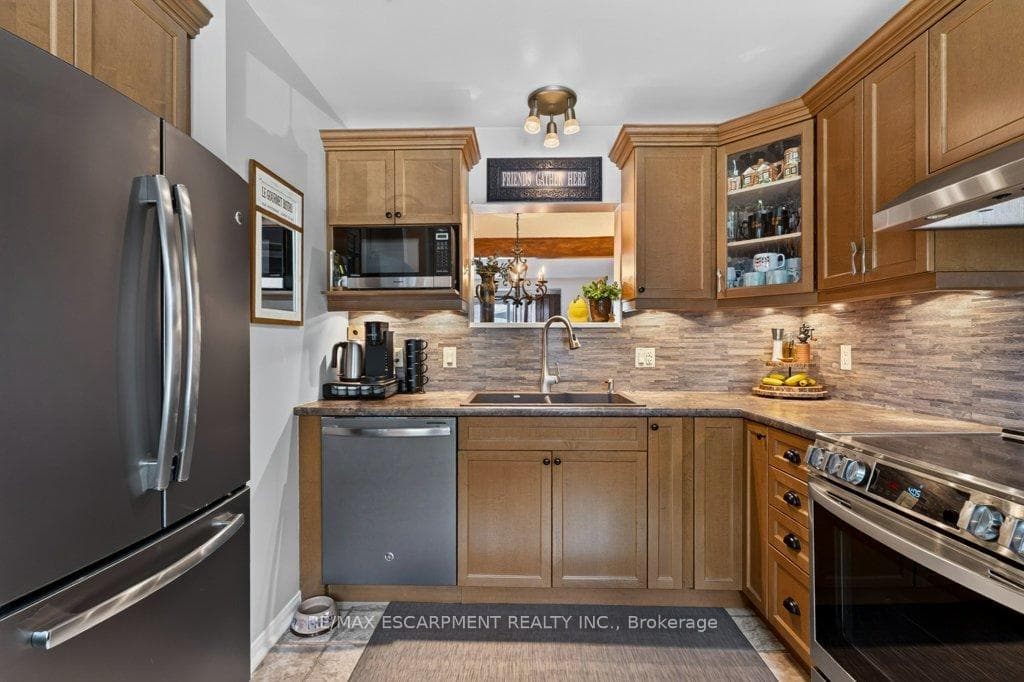 55 Kerman Avenue Unit 55 photo 12