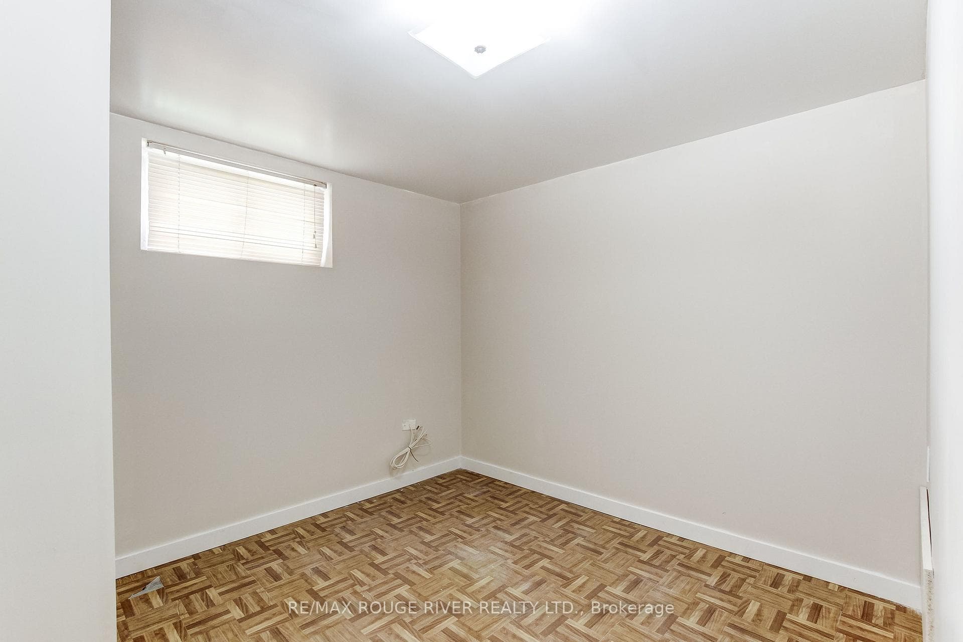 144 Elizabeth Street photo 34