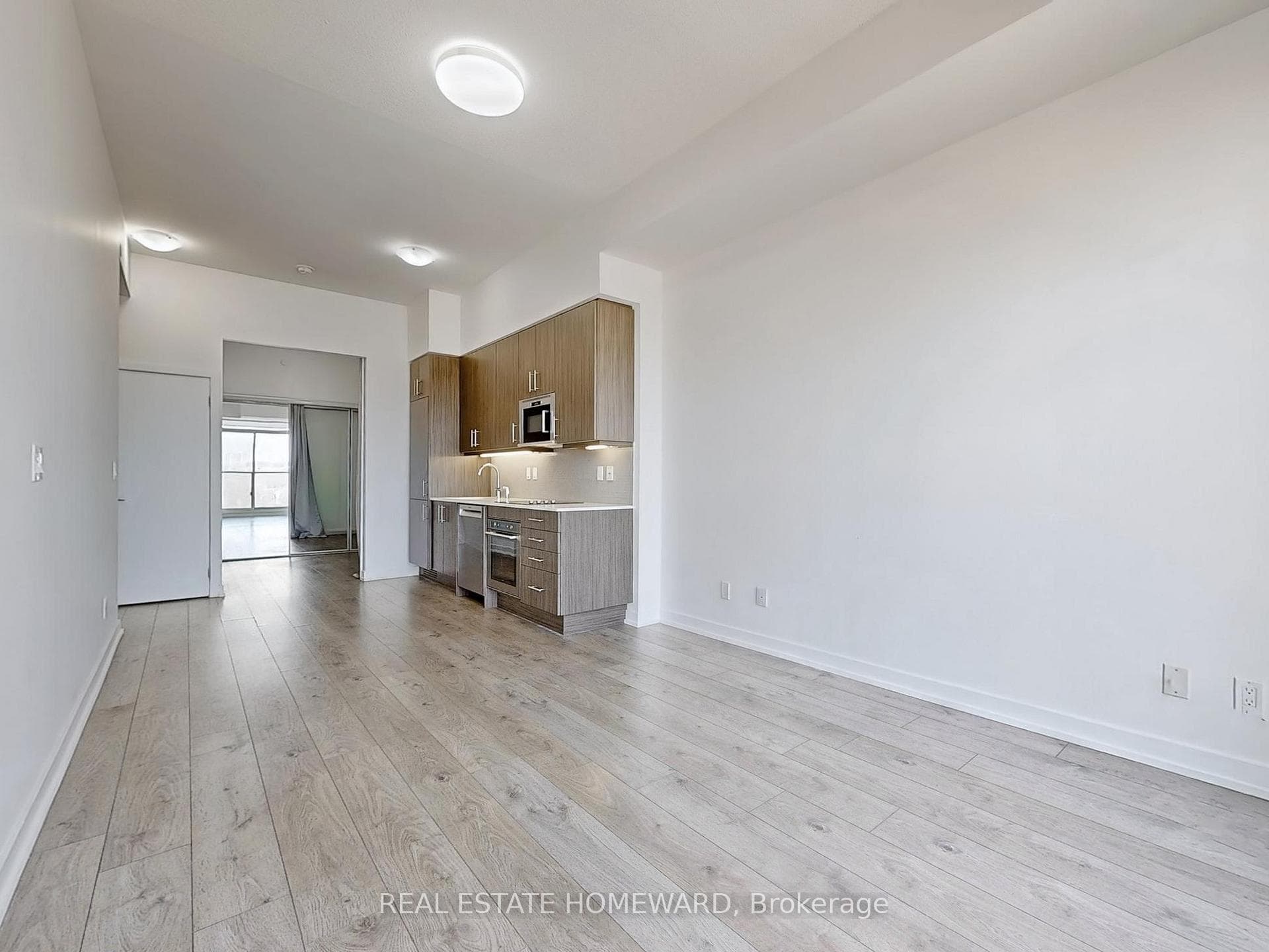 Exceptional 10 Foot Ceilings!
